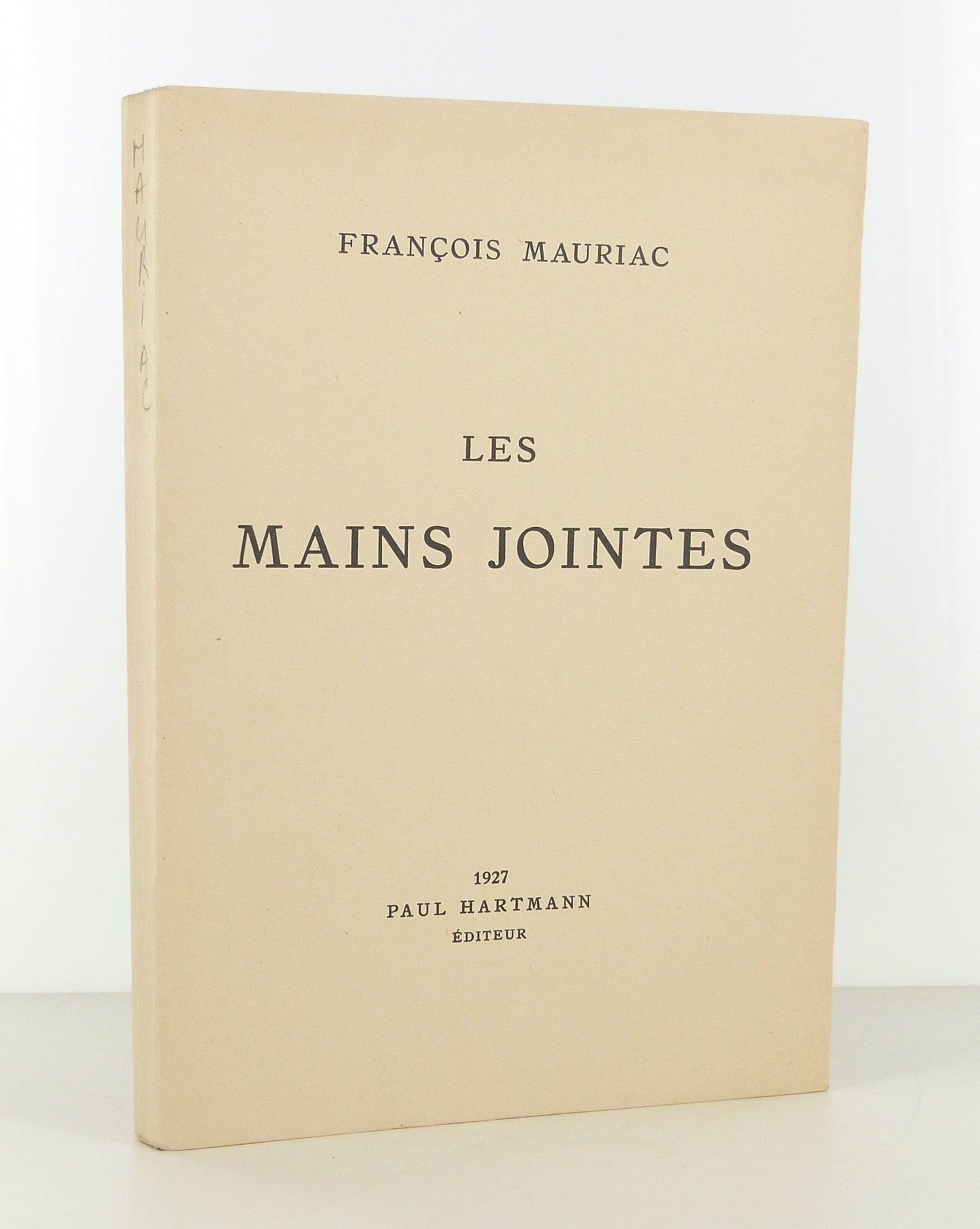 Les mains jointes