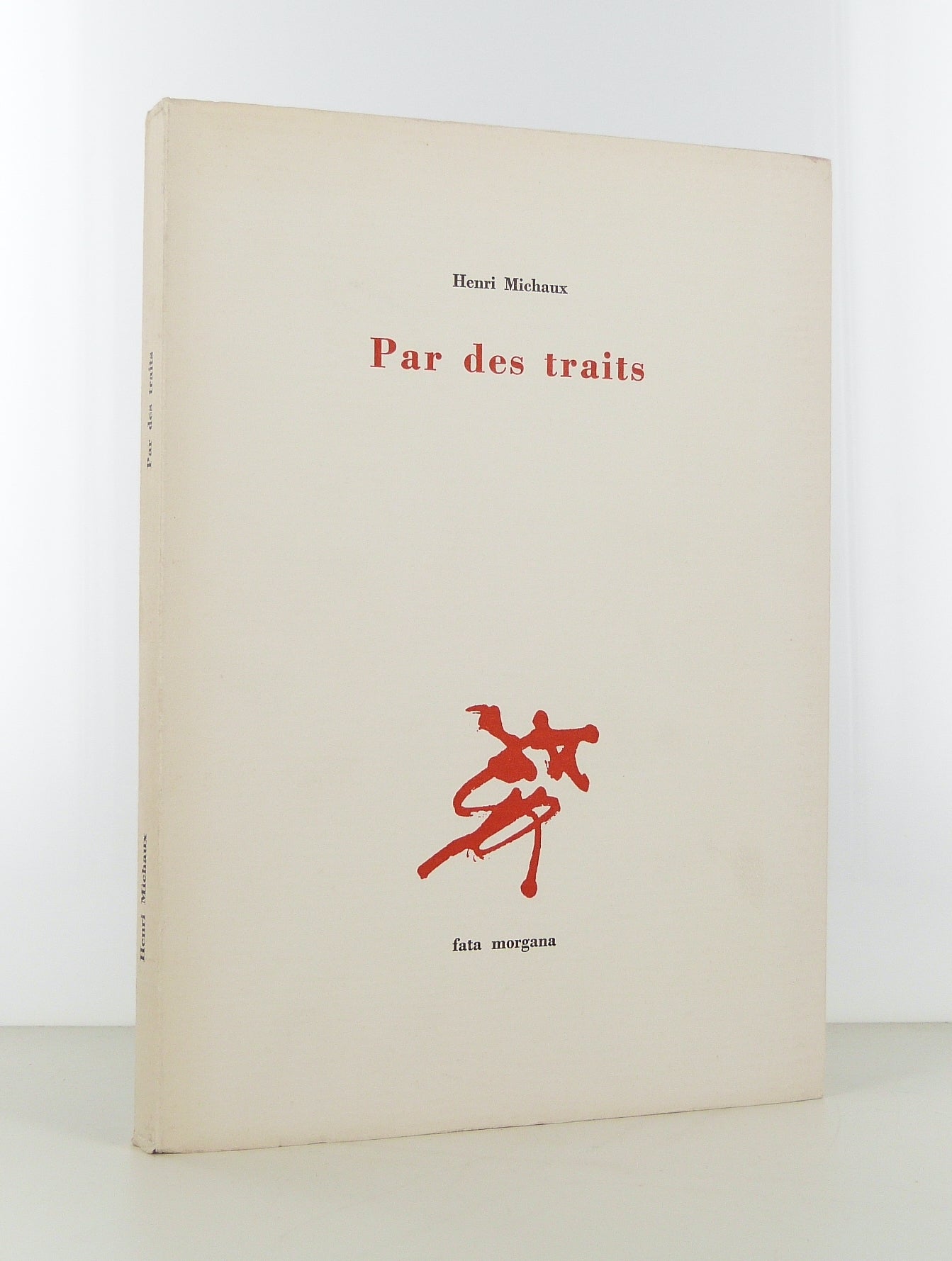 Par des traits
