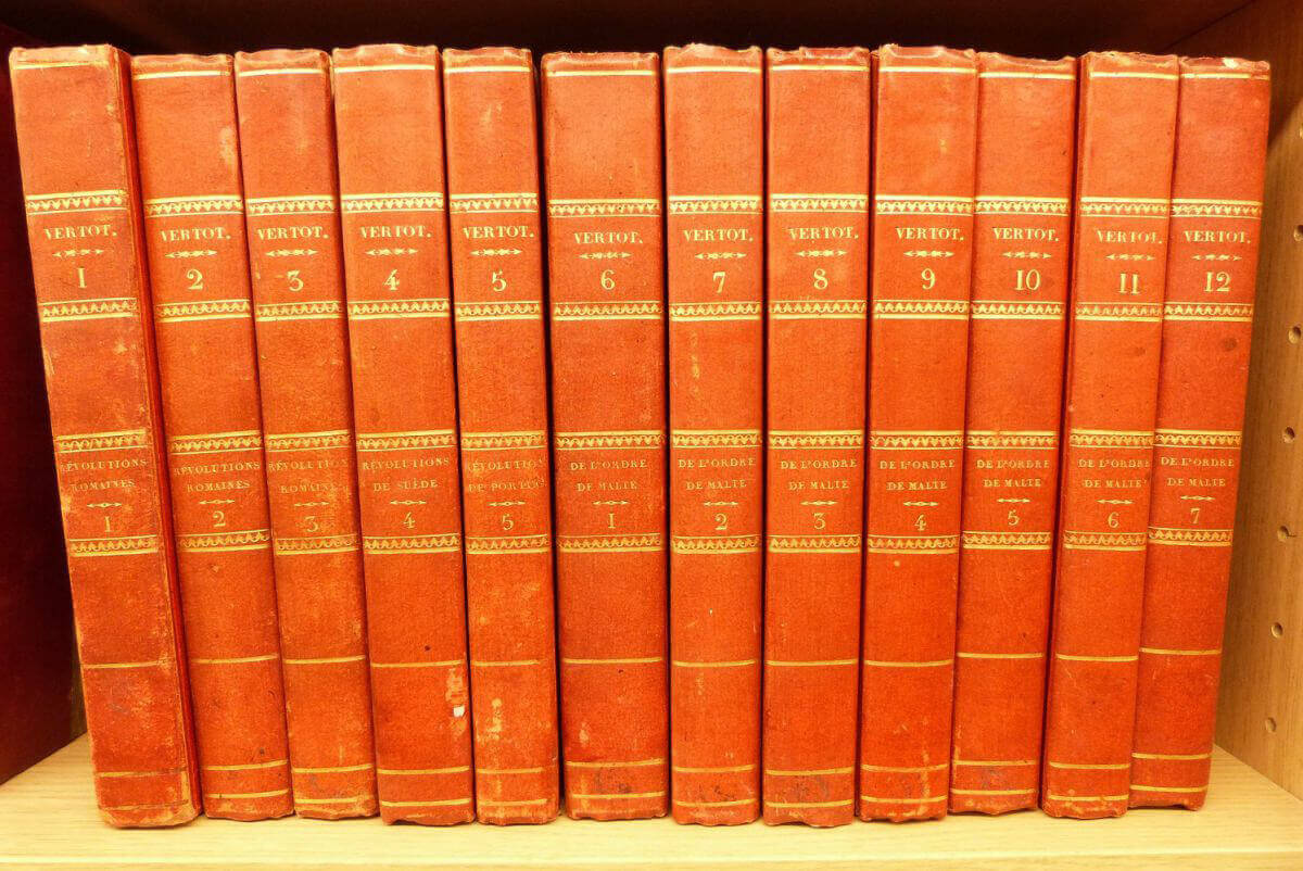 Oeuvres choisies. Histoire des Révolutions de la république romaine (3vls.), Histoire des révolutions de Suède (1 vl.), Histoire des révolutions de Portugal (1 vl.), Histoire de l'ordre des chavaliers de Malte (7 vls.)
