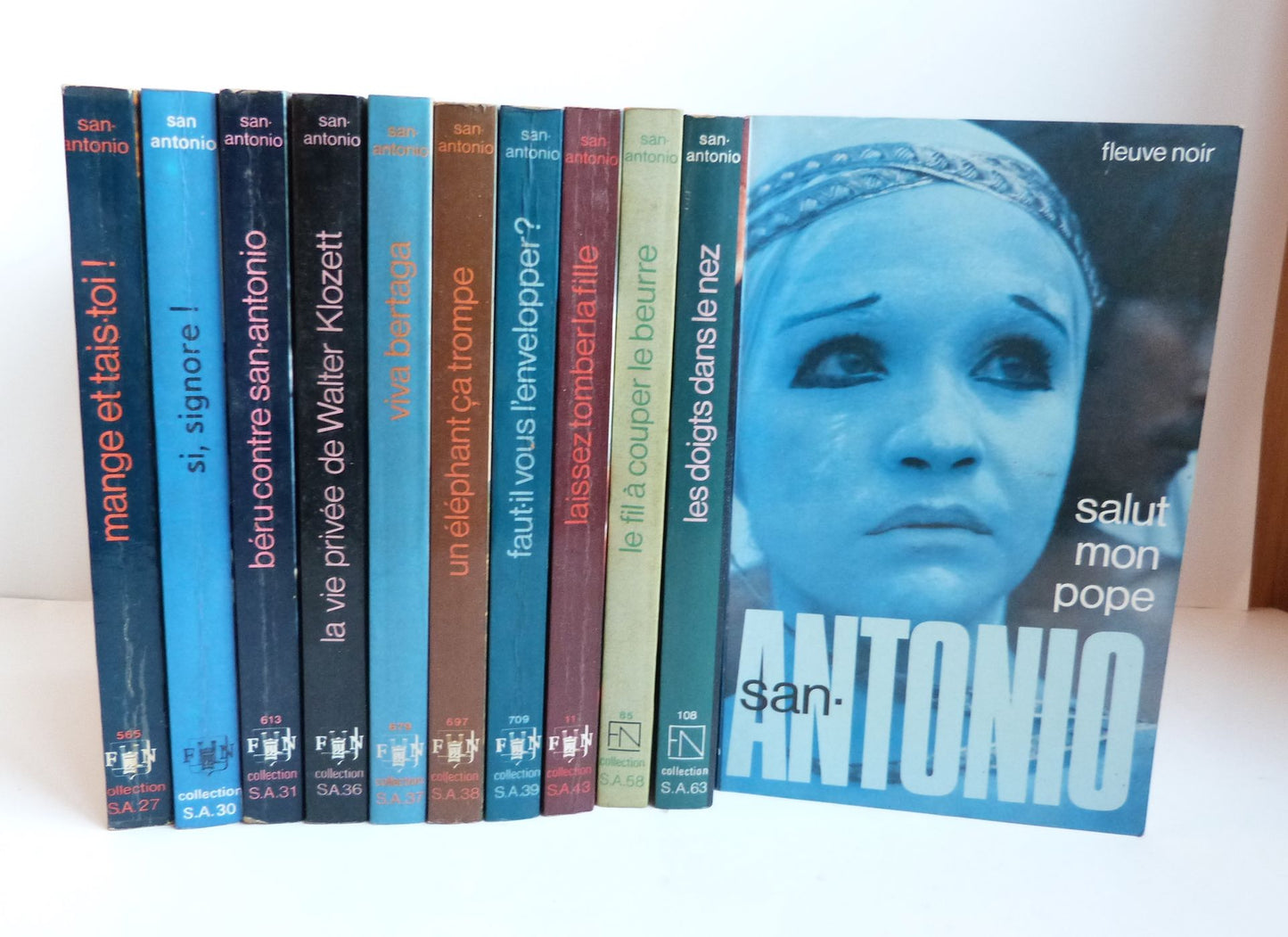 Lot de 11 livres: San Antonio