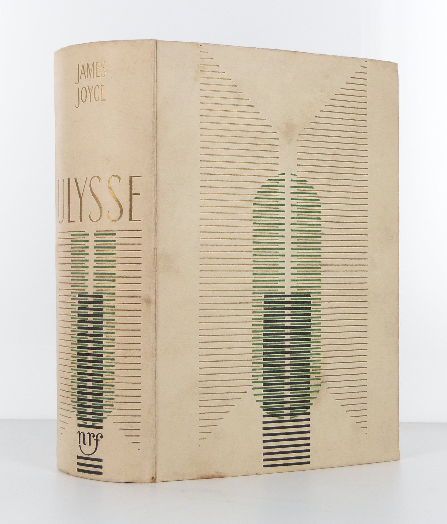 Ulysse. Traduction intégrale par Auguste Morel, assisté de Stuart Gilbert entièrement revue par Valery Larbaud et l'auteur.