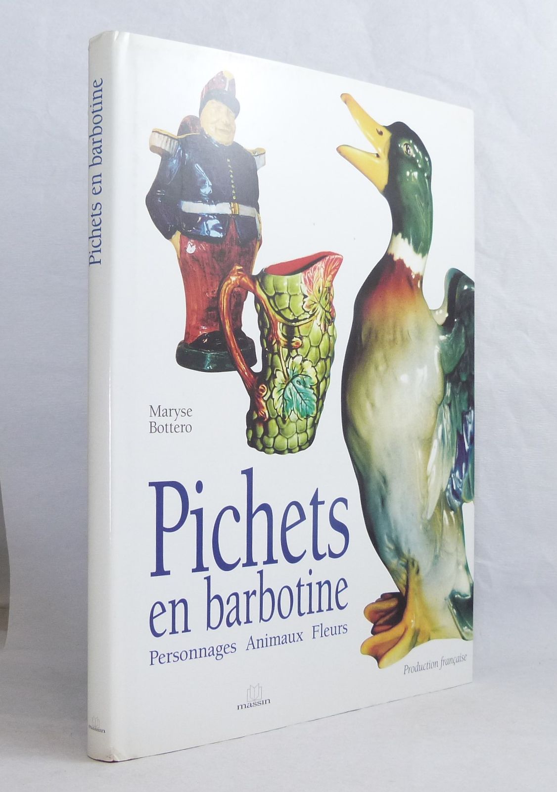Pichets en barbotine.