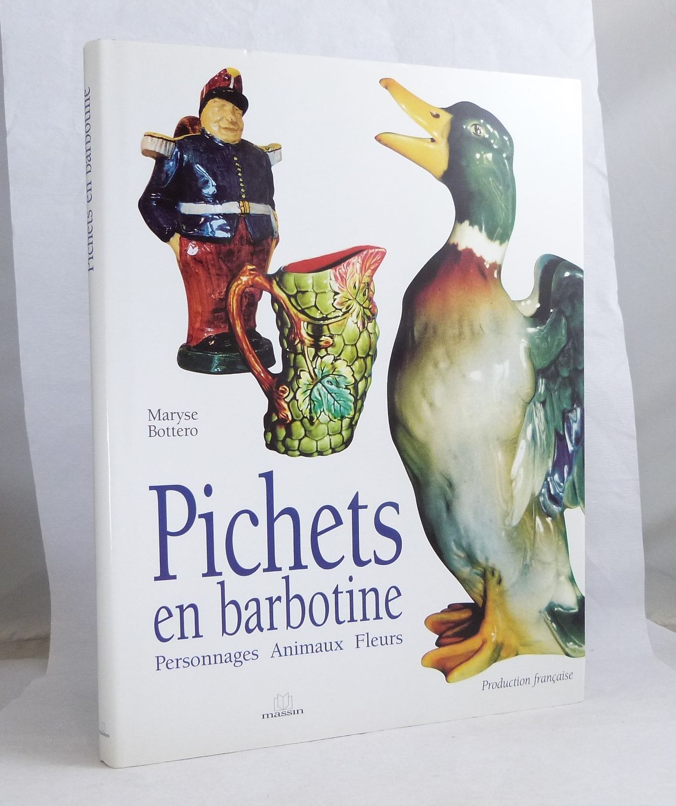Pichets en barbotine.
