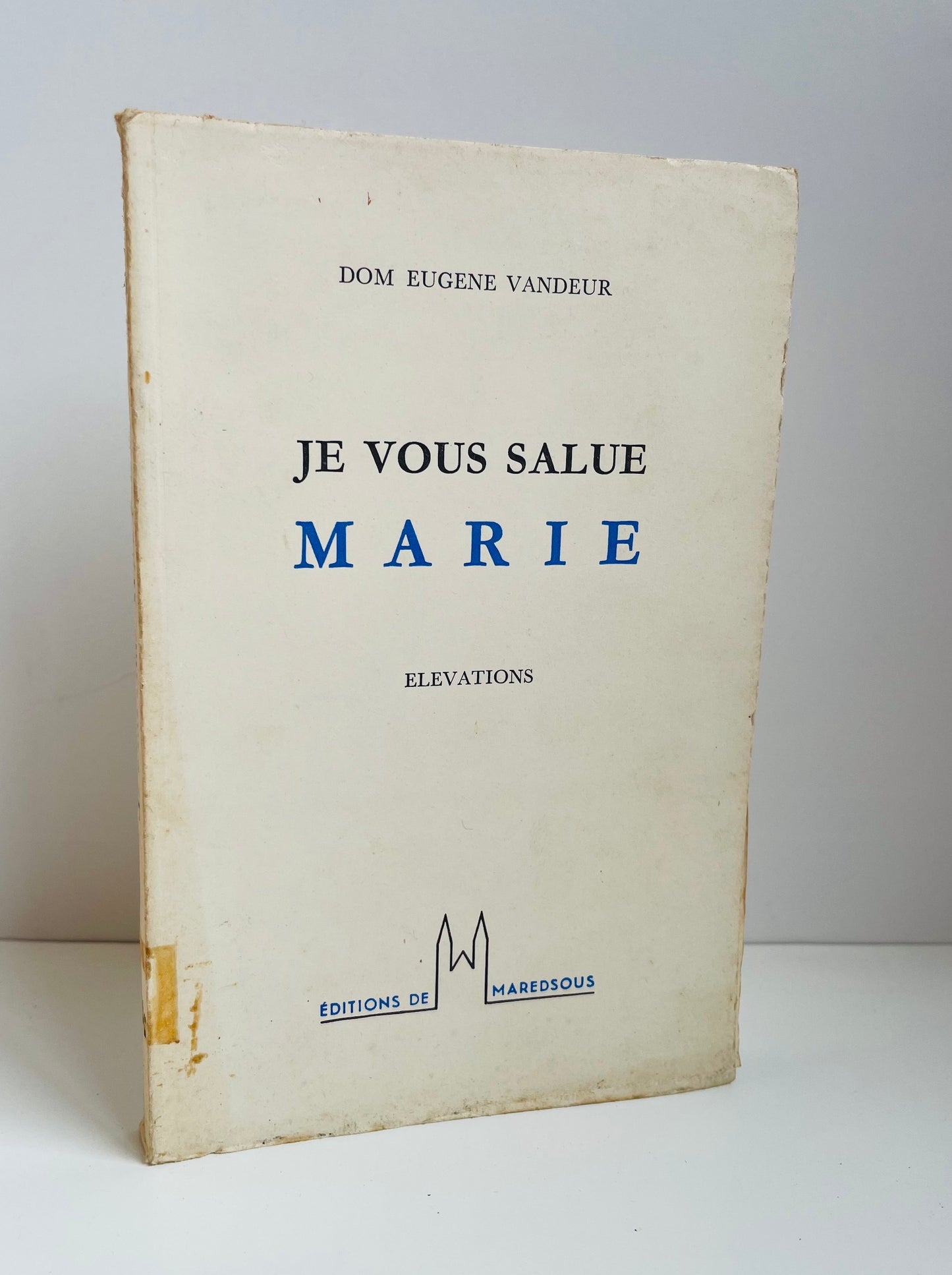 Je vous salue Marie. Élévations.