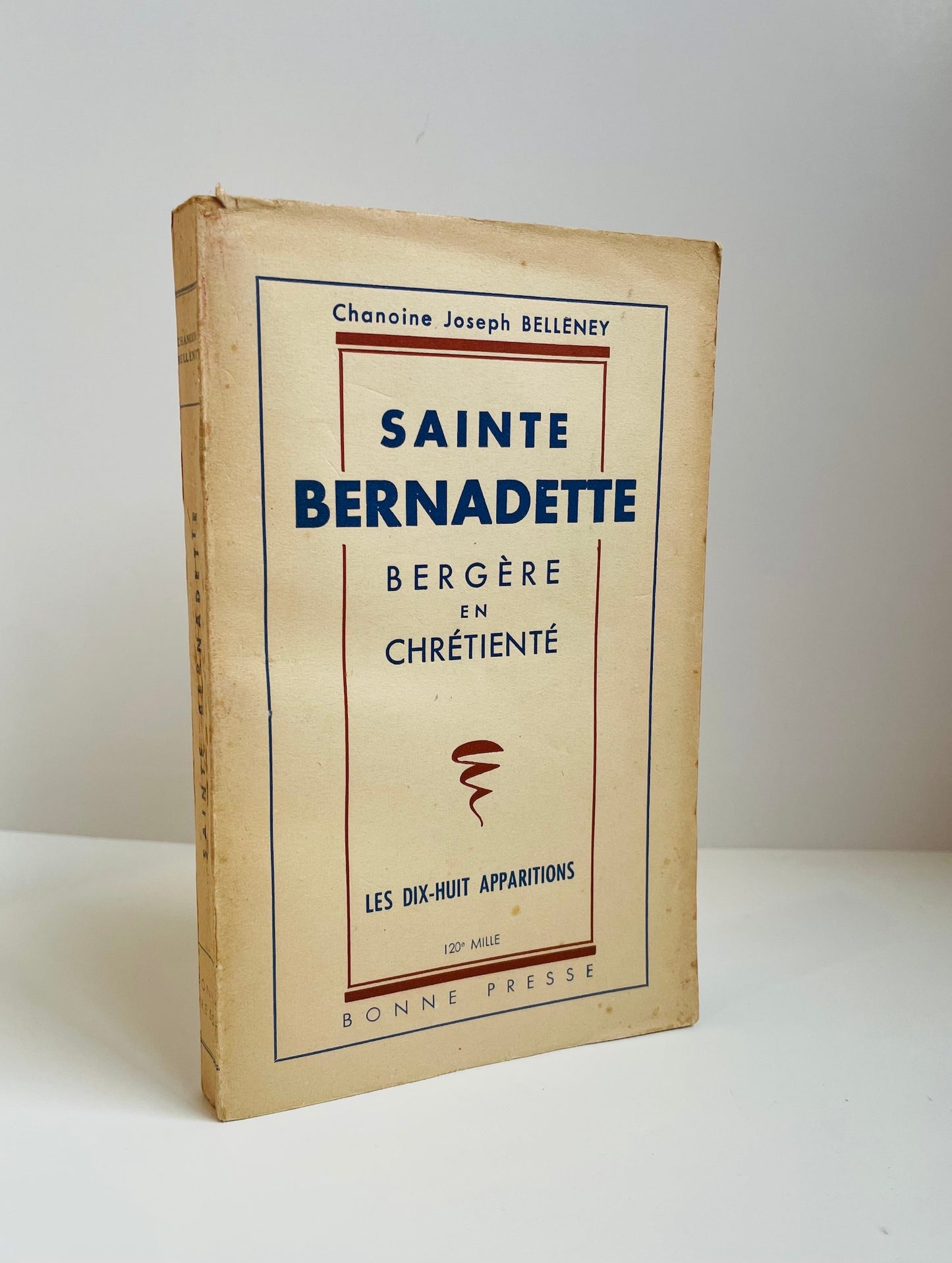 Sainte Bernadette bergère en Chrétienté