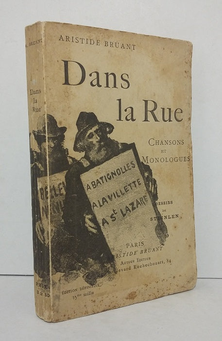 Dans la rue.