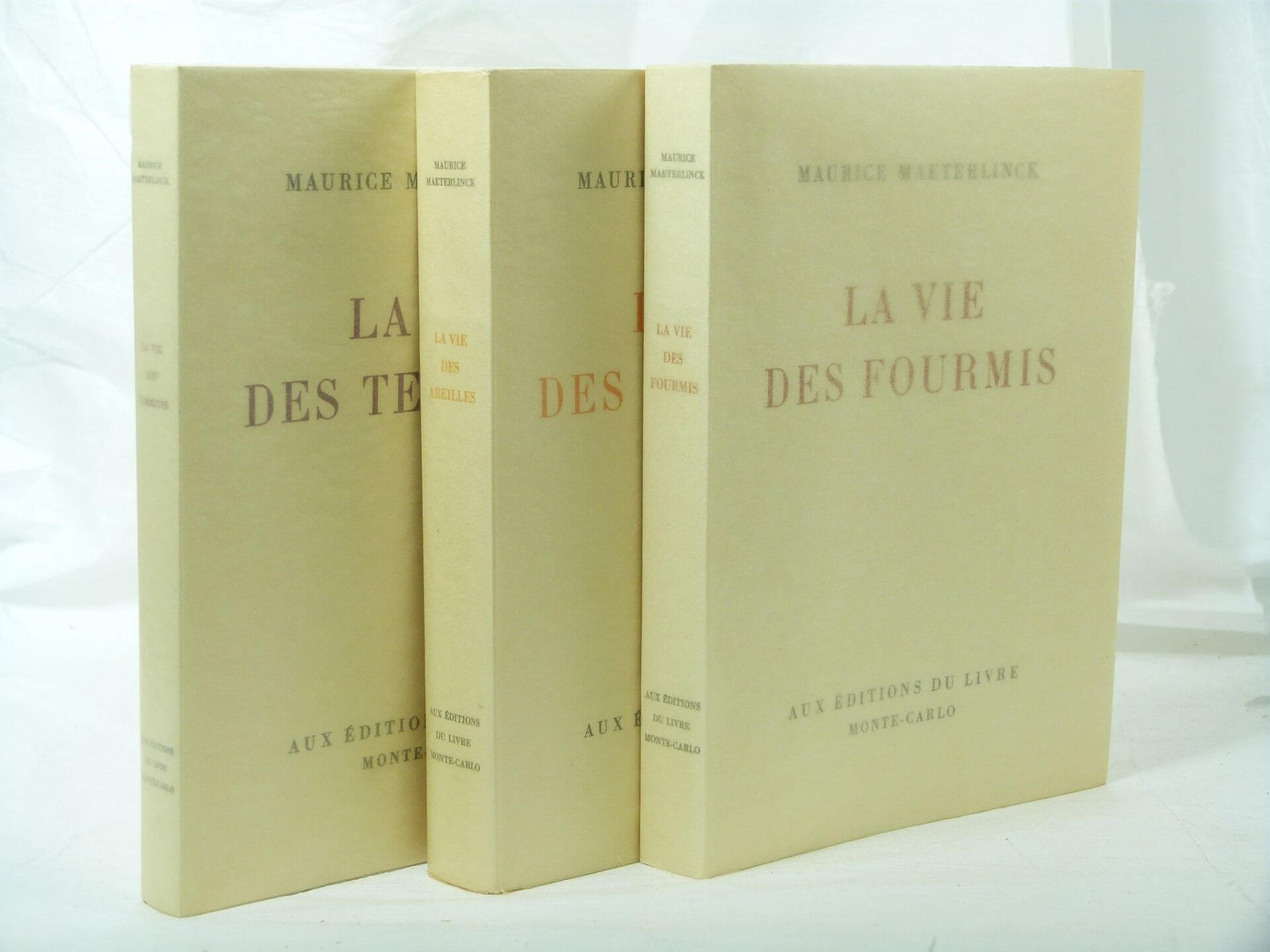 La vie des fourmis. La vie des abeilles. La vie des termites.