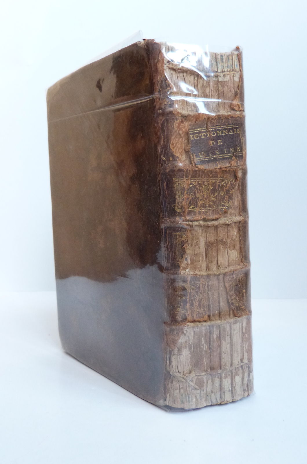 Dictionnaire portatif de cuisine, d'office et de distillation.