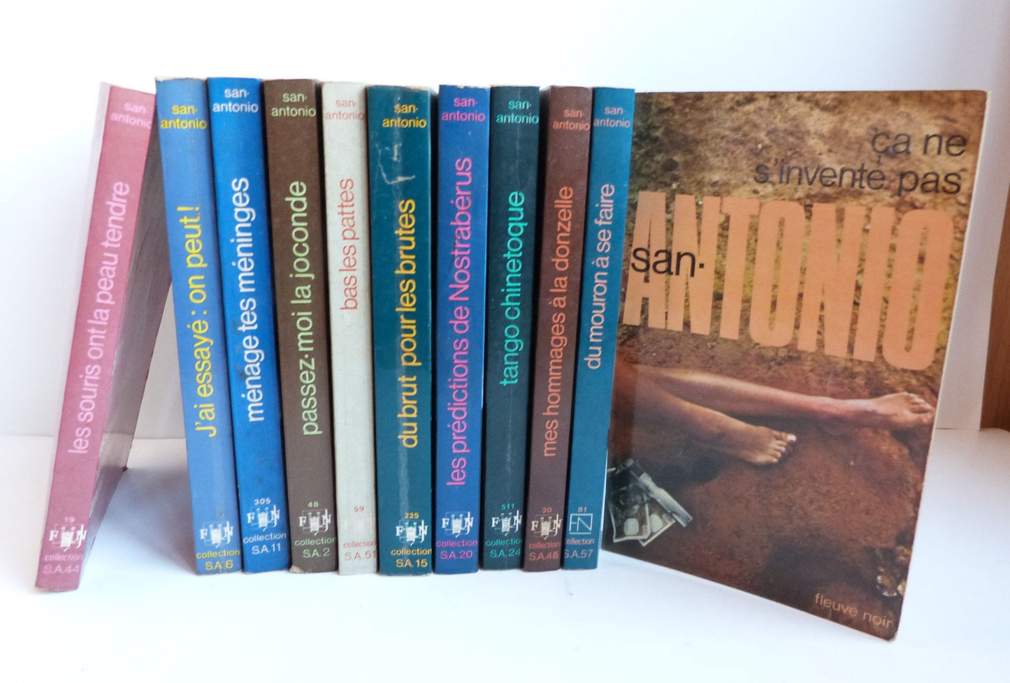 Lot de 11 livres: San Antonio