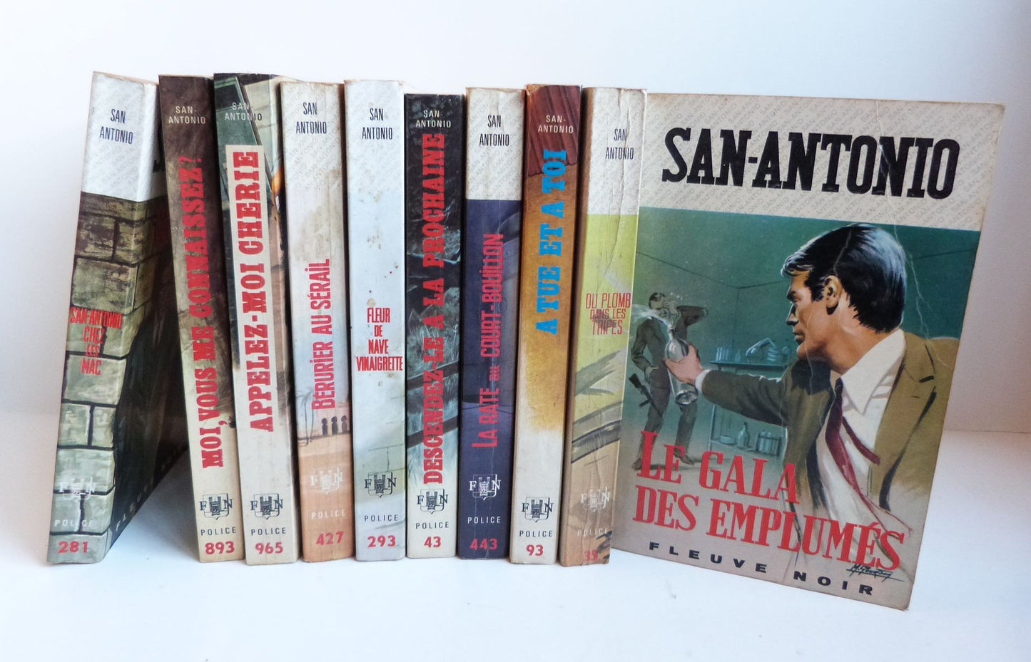 Set of 10 books: San Antonio