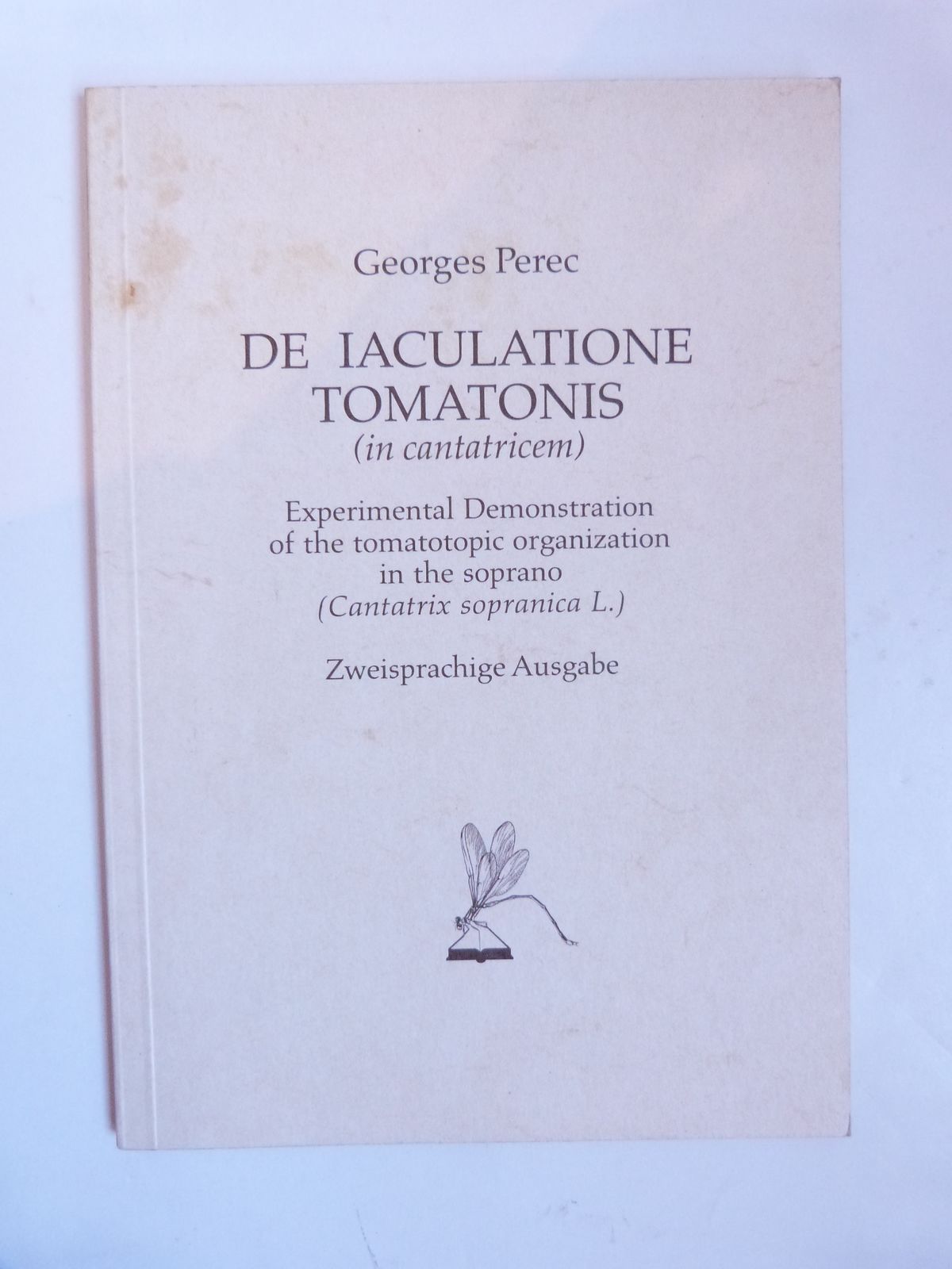 De Iaculatione tomatonis (in Cantatricem).