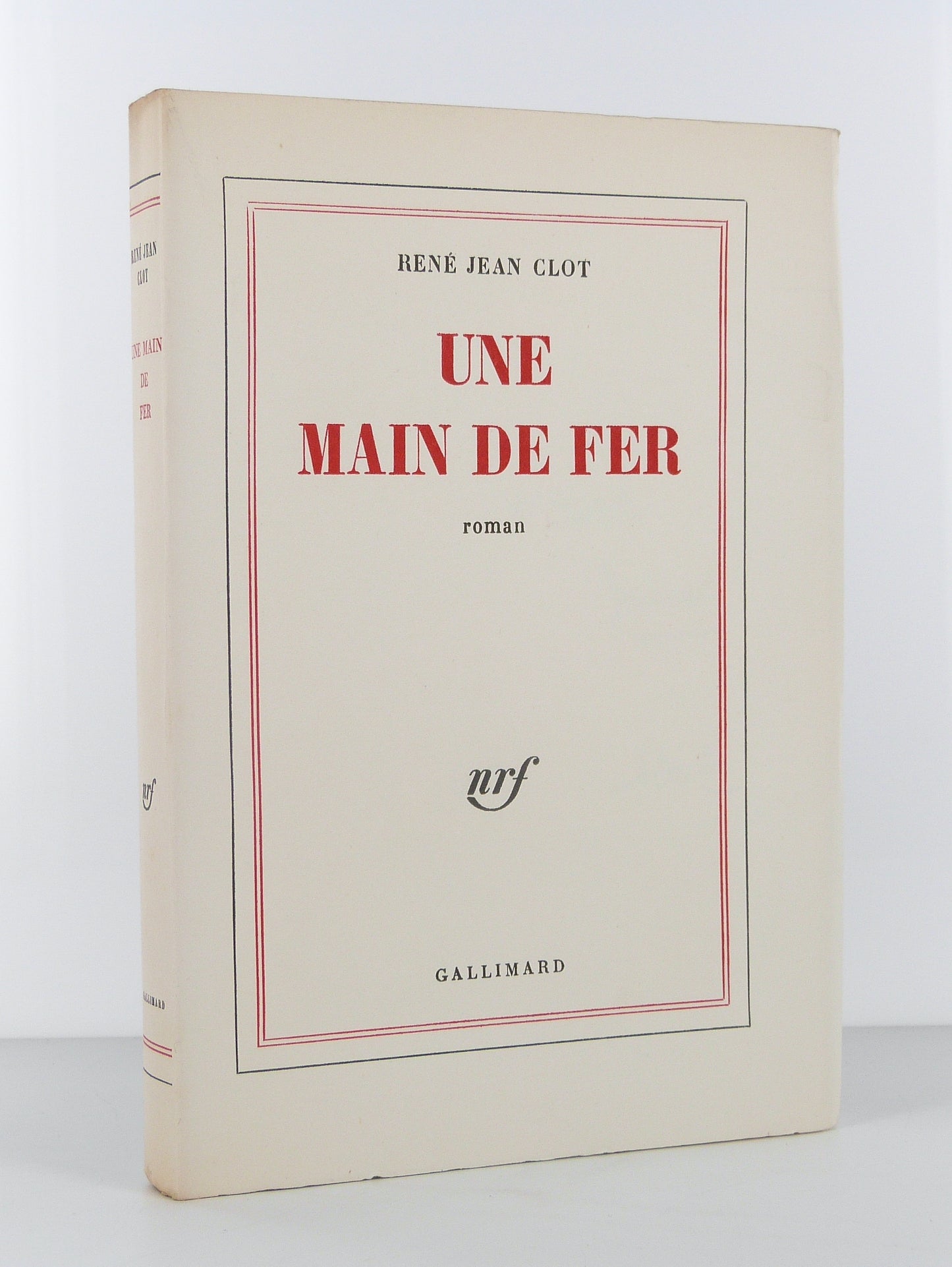 Une main de fer