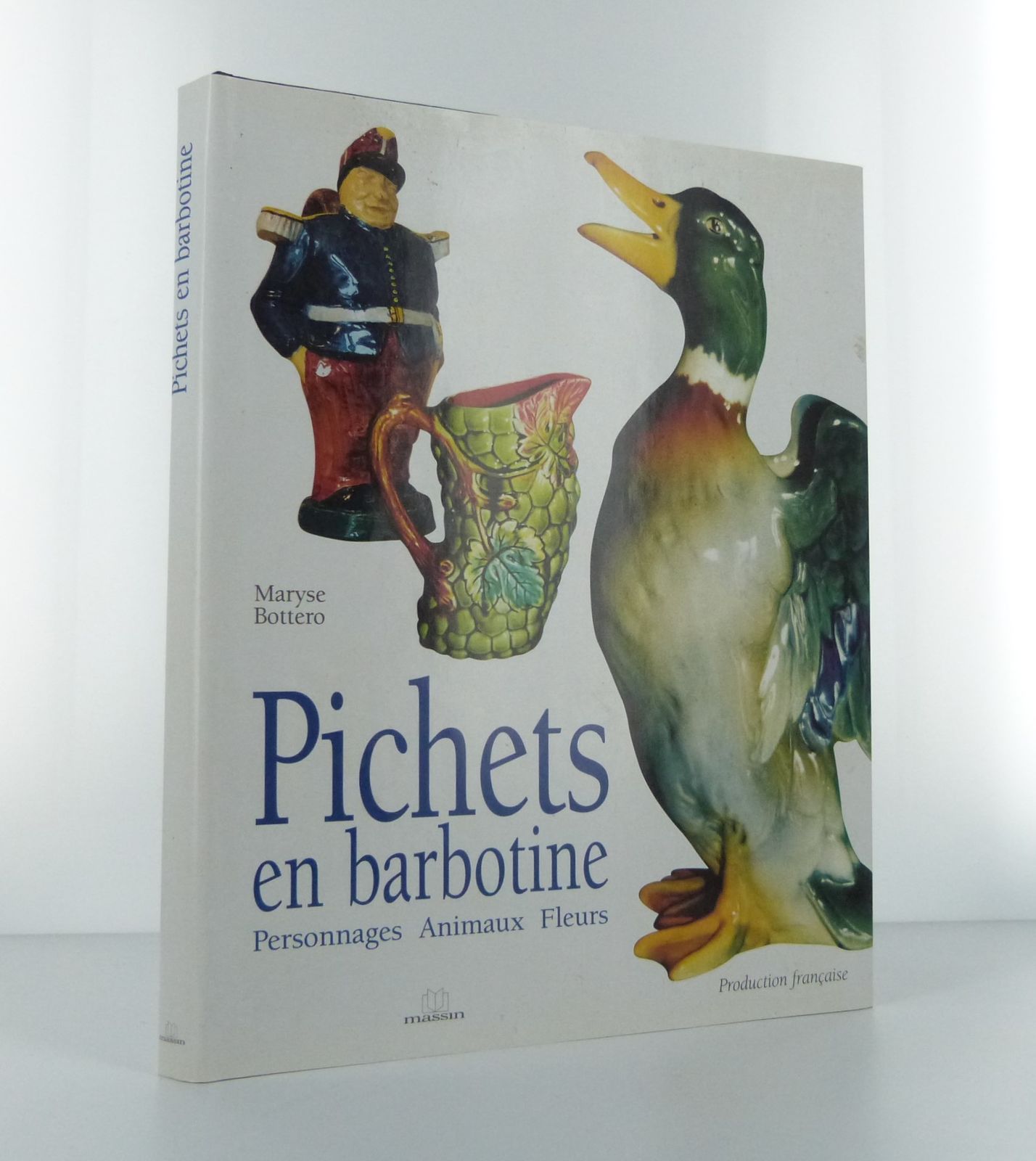 Pichets en barbotine.