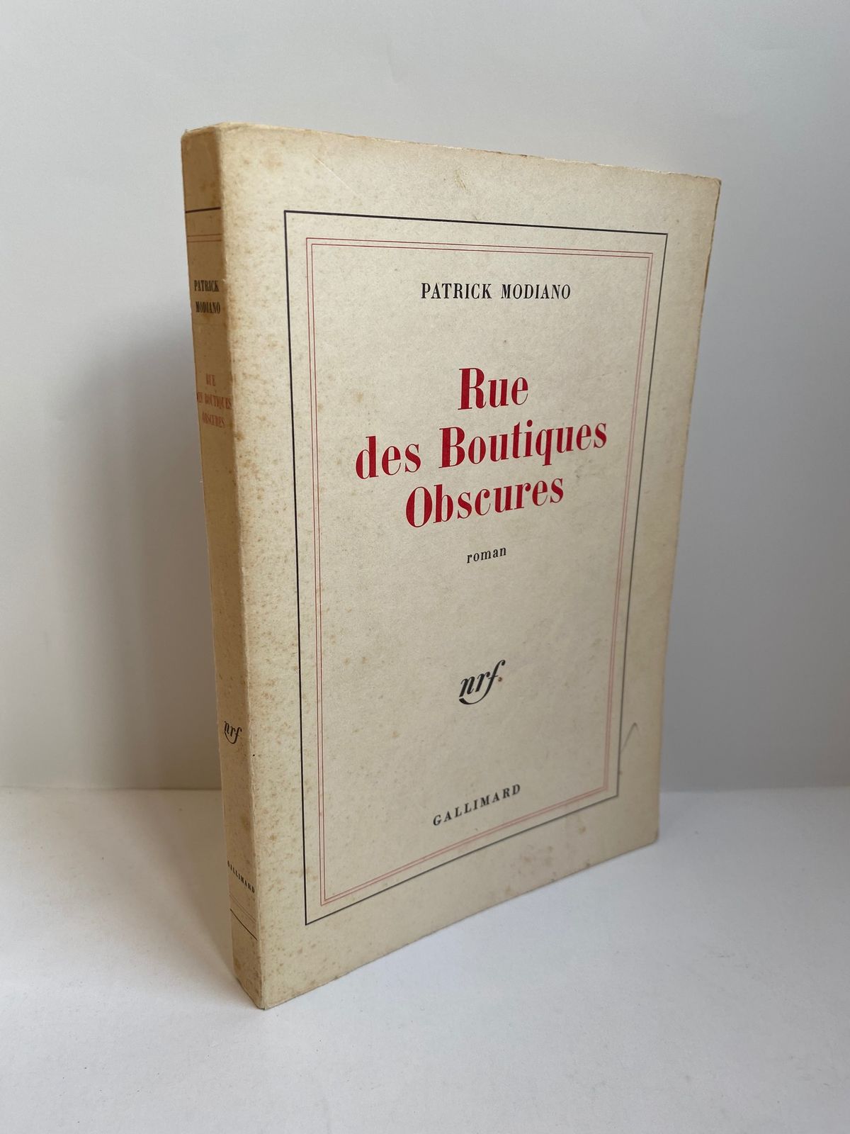 Rue des boutiques obscures