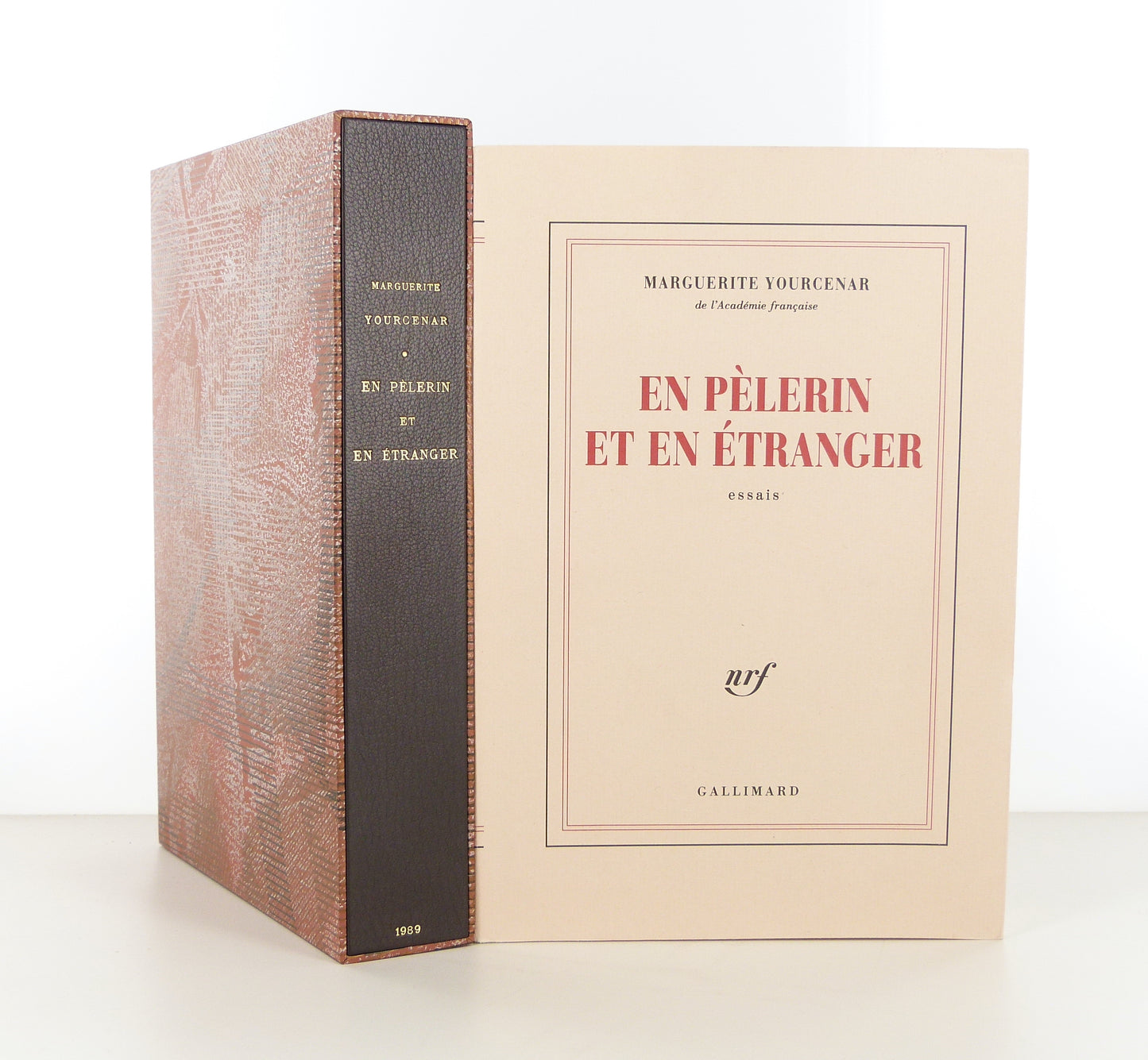 En pèlerin et en étranger. Essais.
