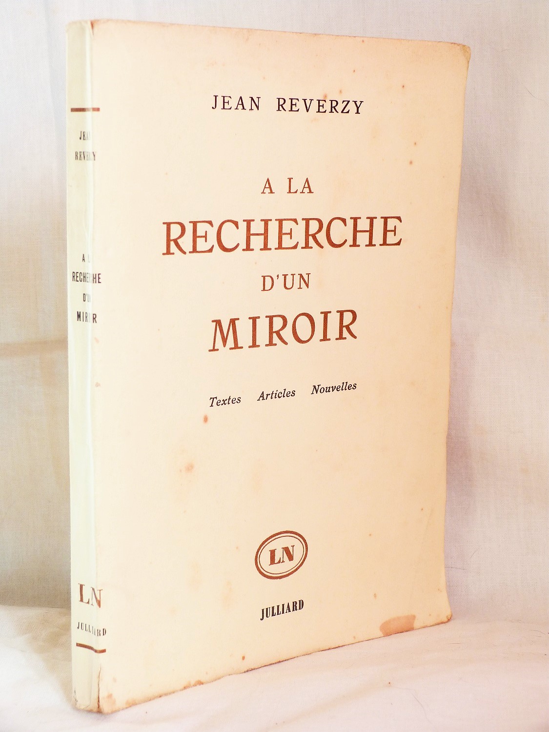 À la recherche d' un miroir