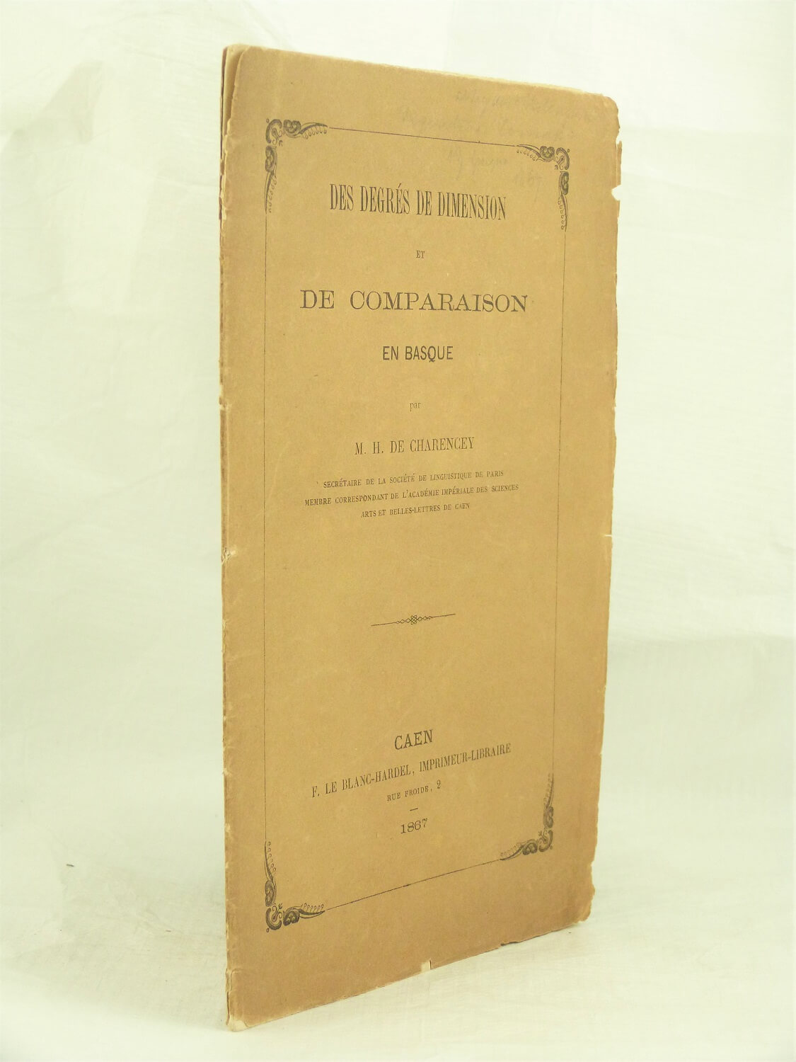 Des degrés de dimension et de comparaison en Basque
