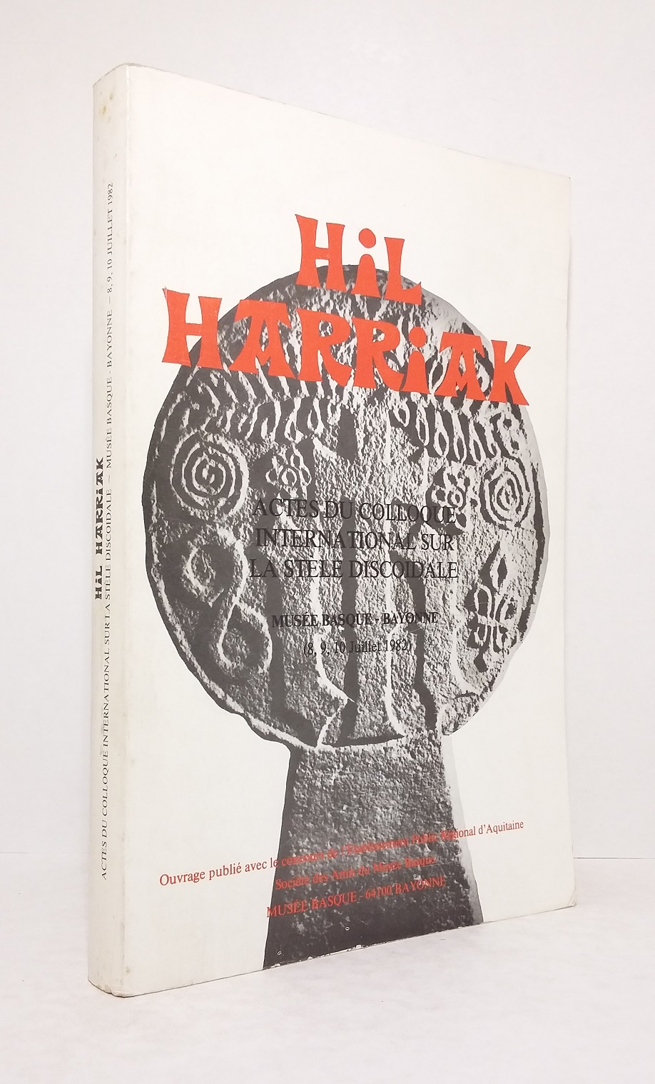 Hil Harriak