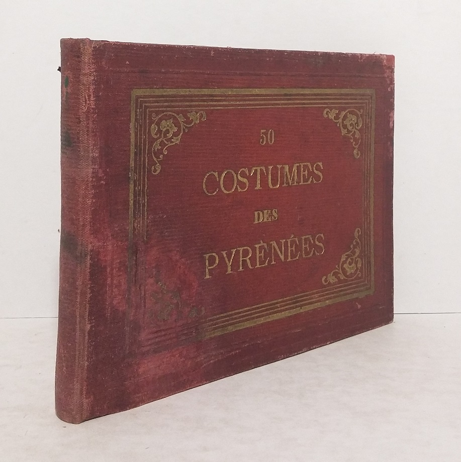50 costumes des Pyrénées