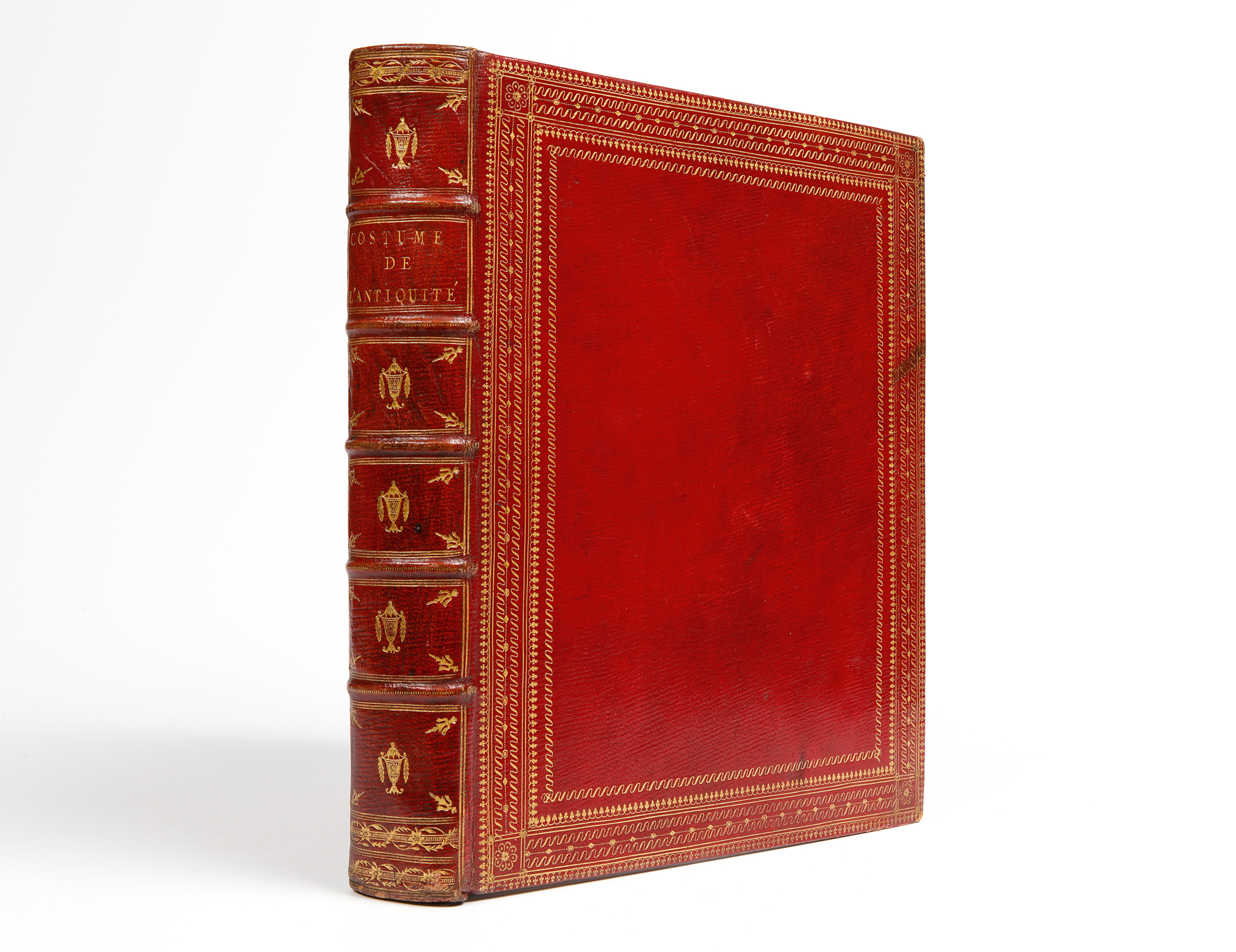 Le costume ou essai sur les habillements et les usages de plusieurs peuples de l’Antiquité prouvé par les monuments