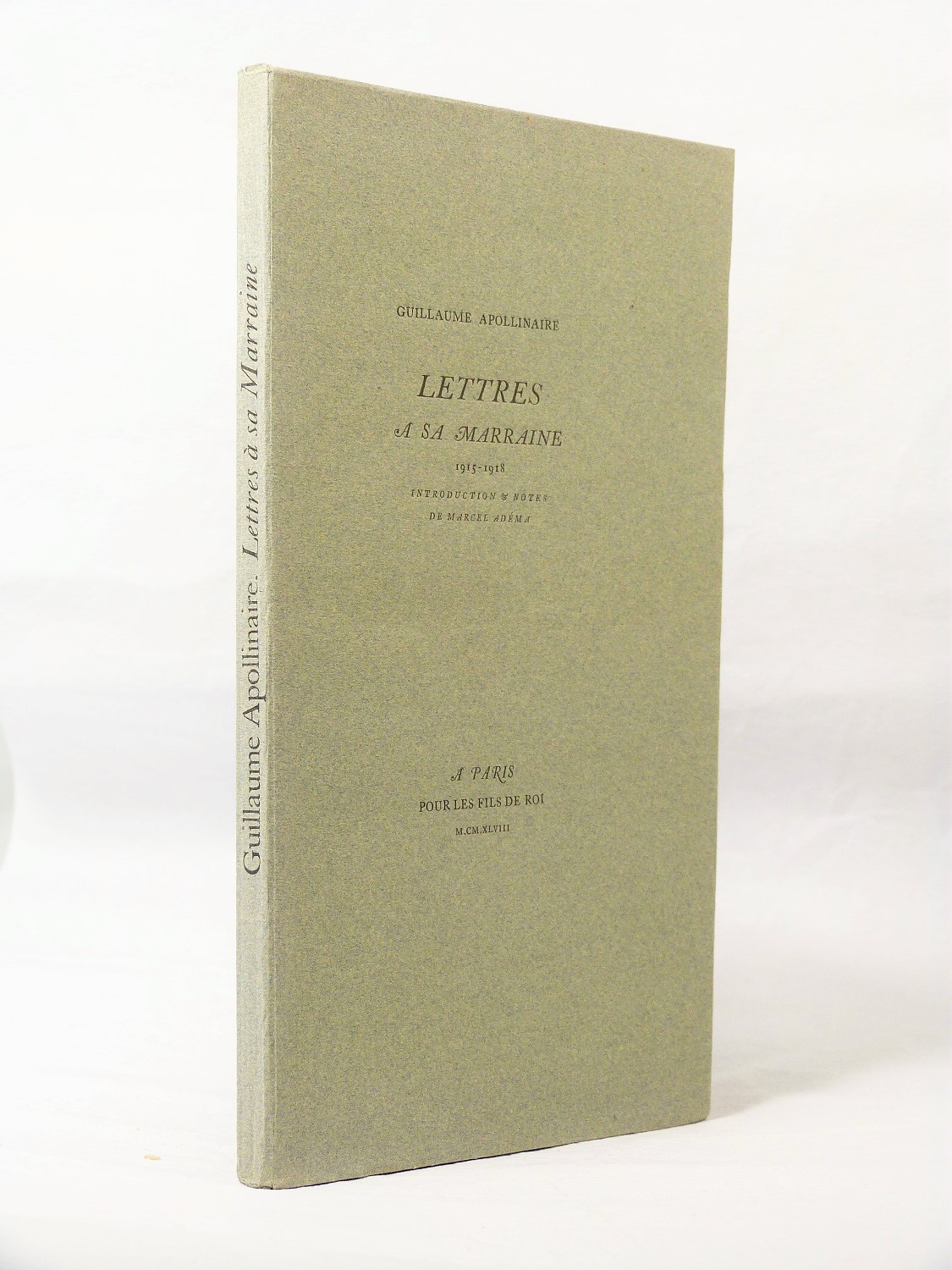 a l'étroit en 8 lettres