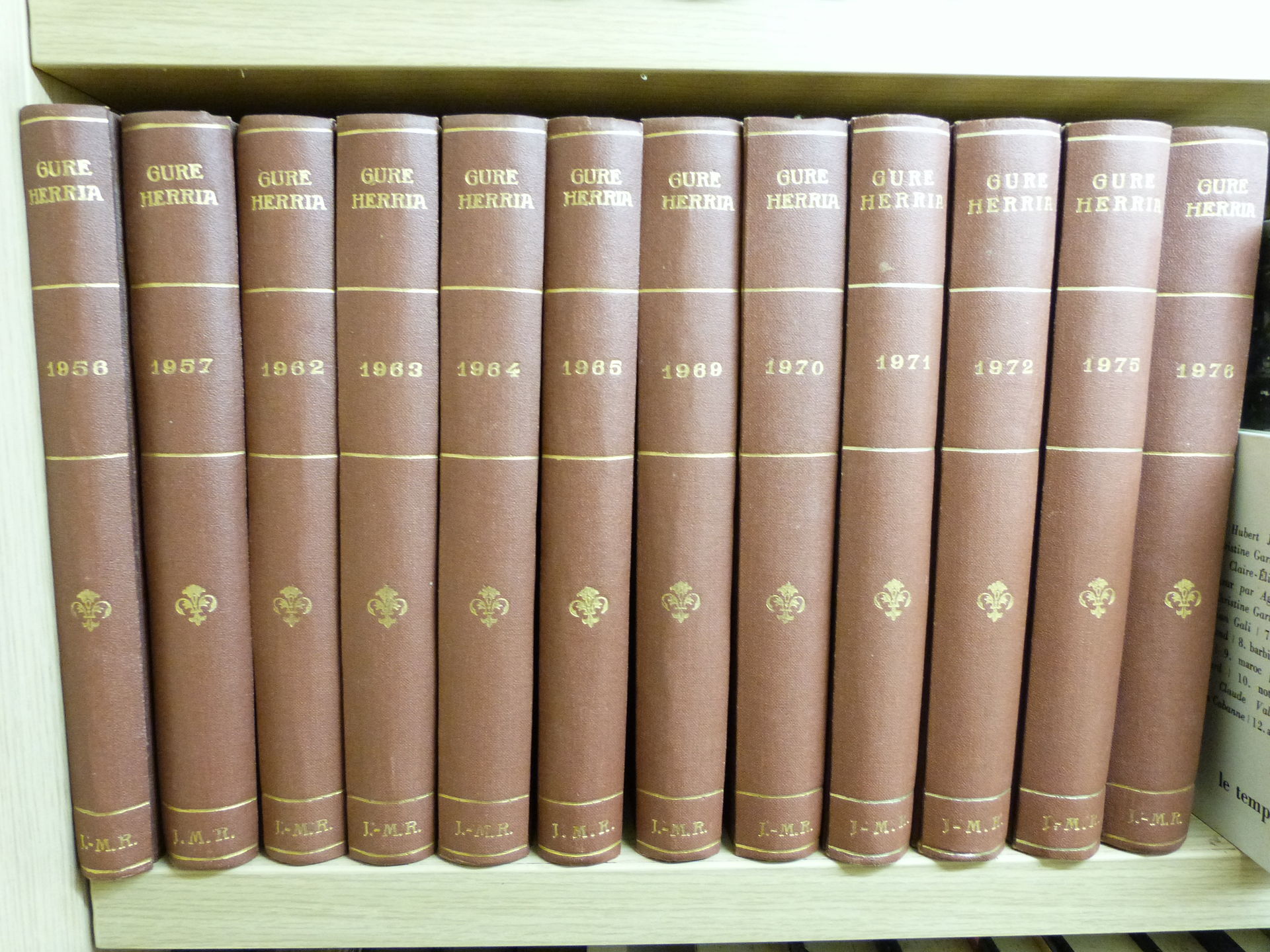 Gure Herria. Revue mensuelle.
