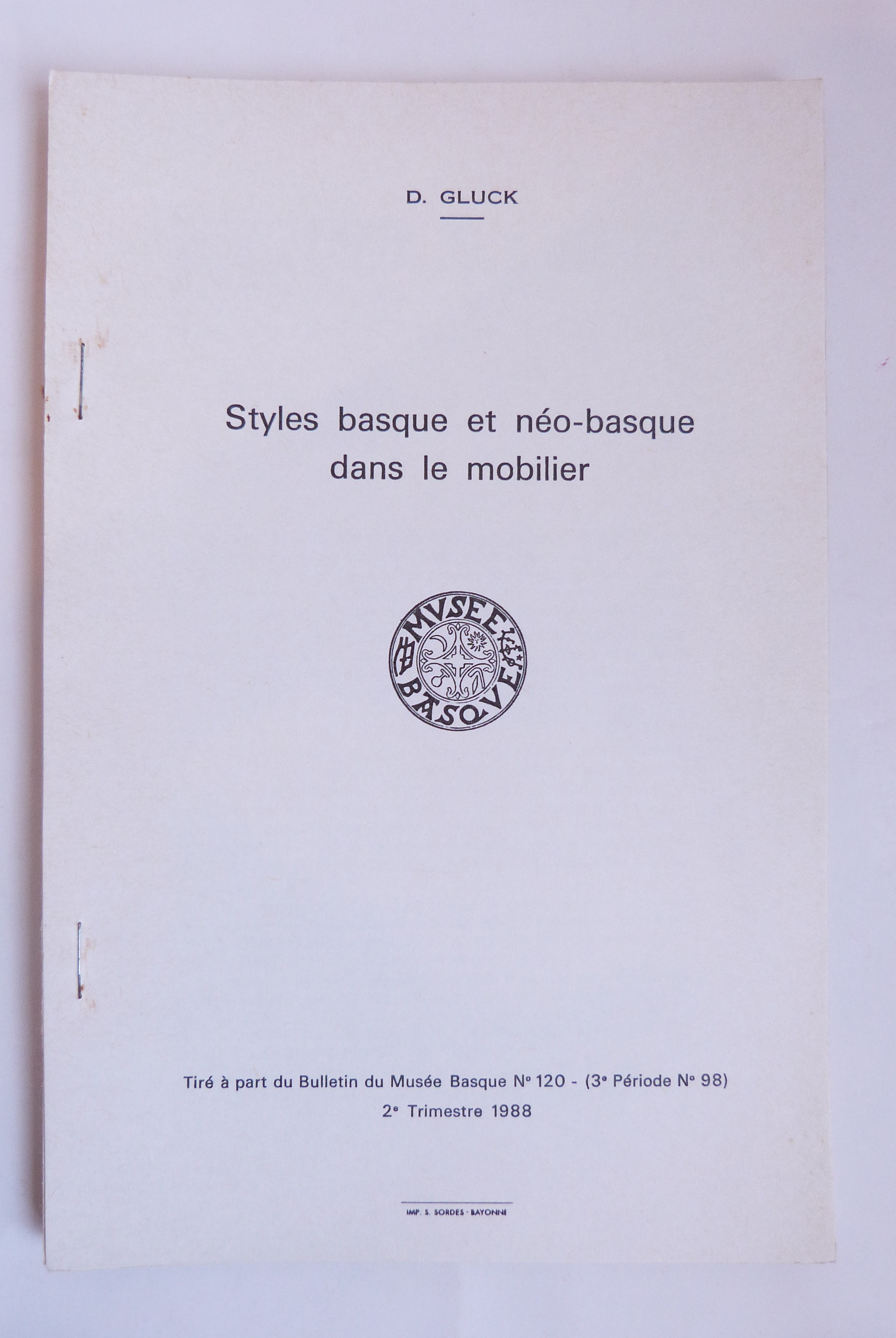 Styles basque et néo-basque dans le mobilier