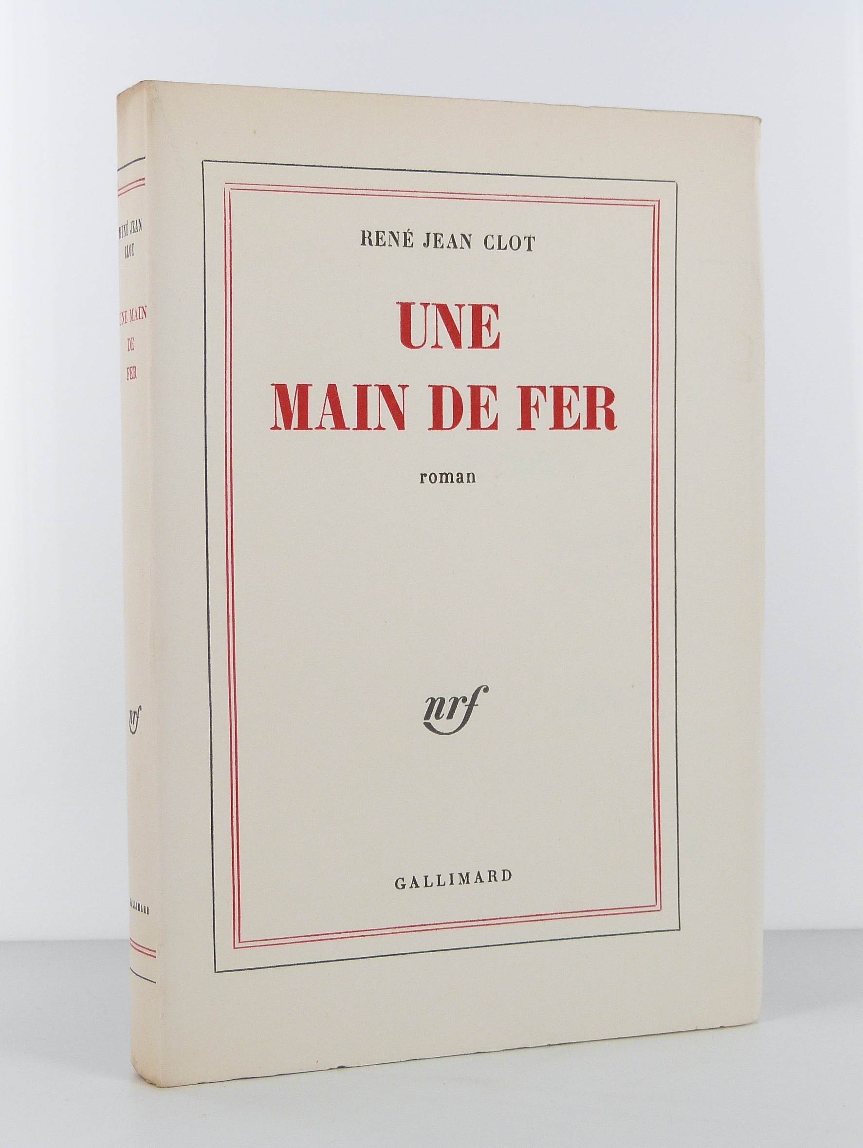 Une main de fer
