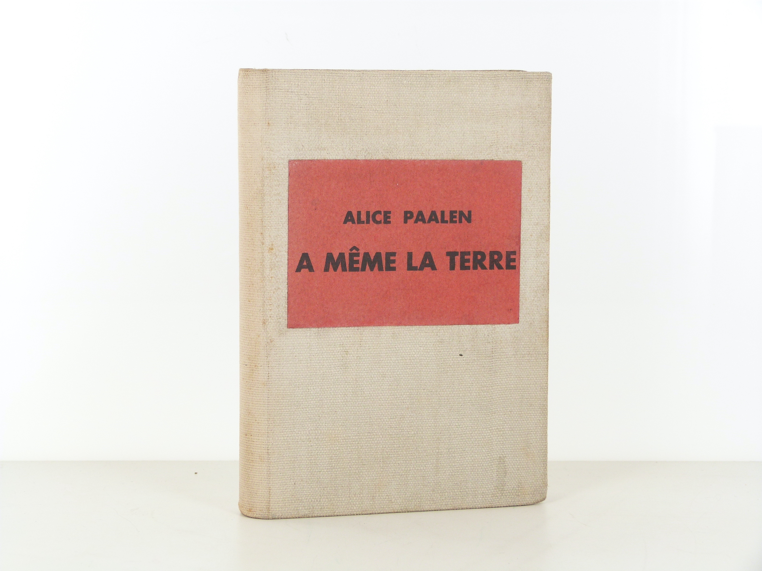 À même la terre